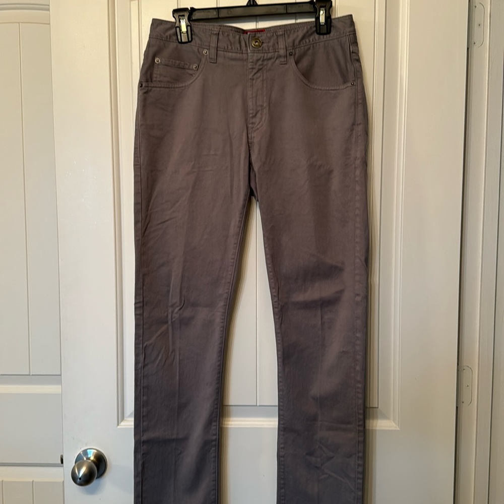 UNTUCKit men’s gray 5-pocket straight fit chinos in EUC. W30 L32.